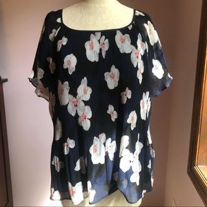Banana Republic Short Sleeve, Floral Blouse, Black, Blue, White, Size XL